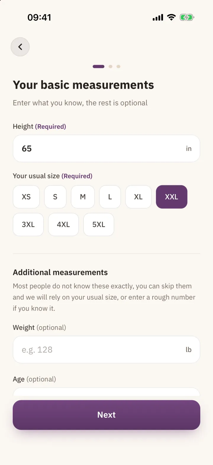 The basic measurements step: height and usual size are marked required; weight and age are labelled optional, with faint example placeholders.